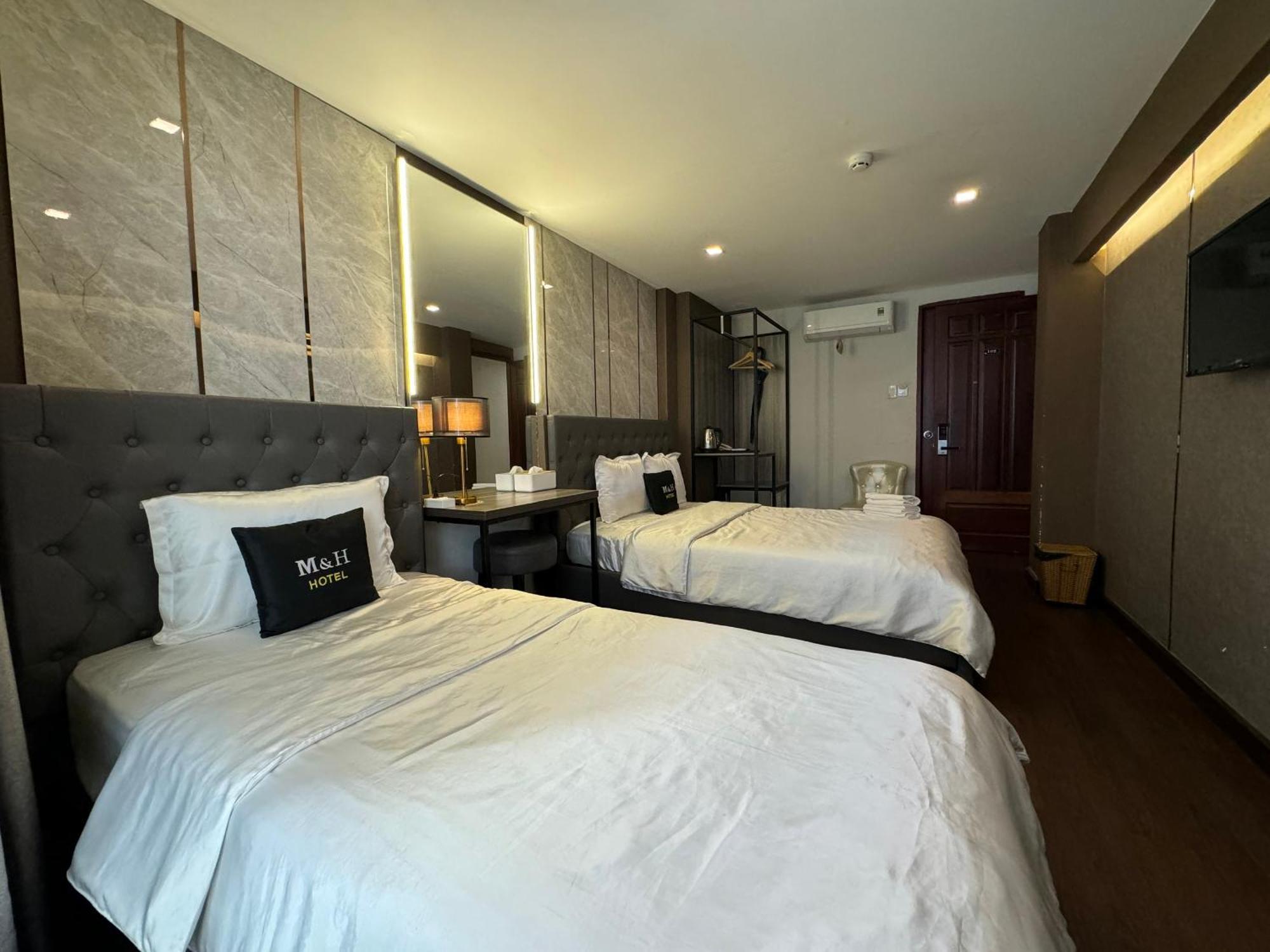 M&H Hotel Хошимин Екстериор снимка