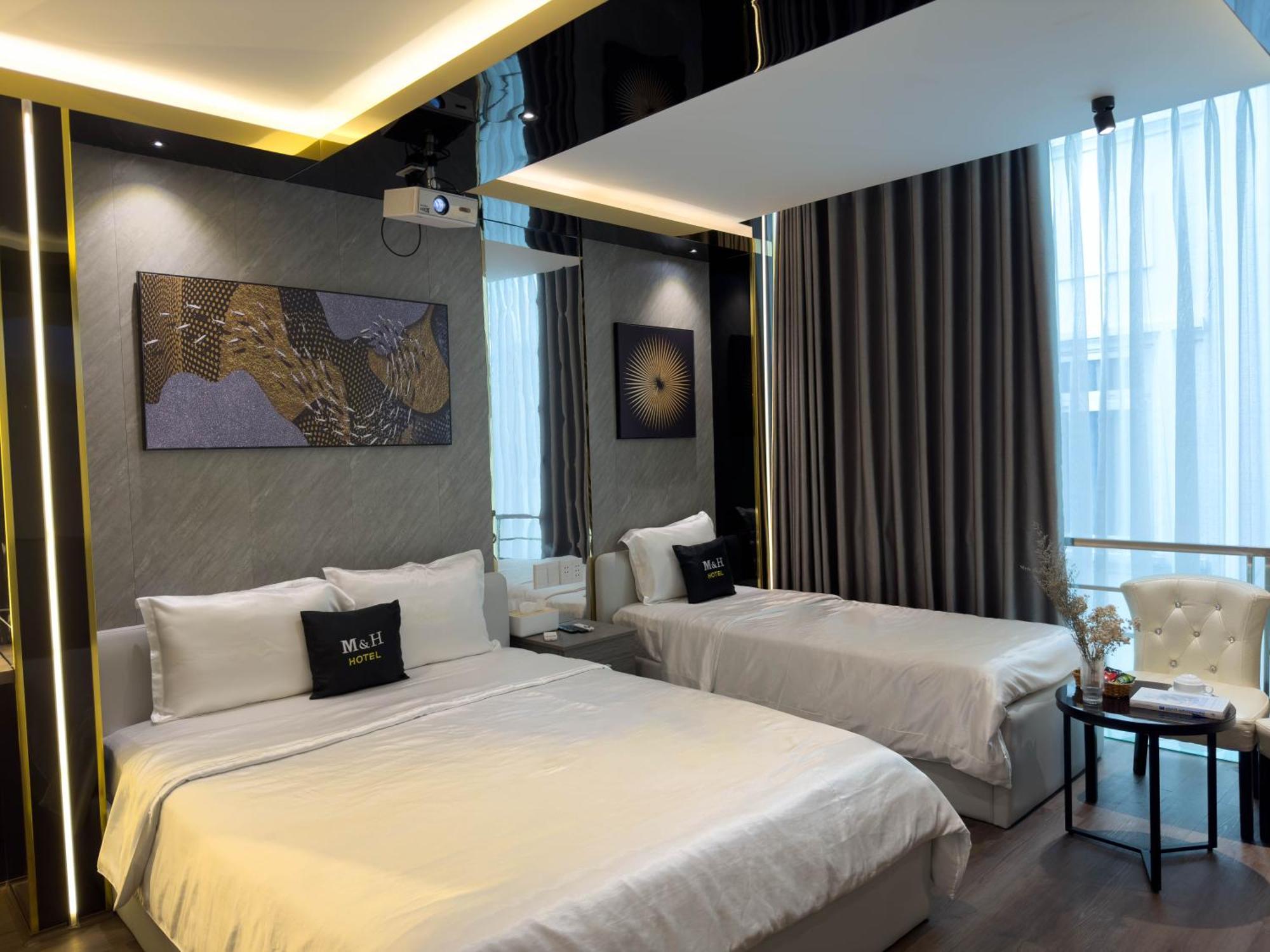 M&H Hotel Хошимин Екстериор снимка