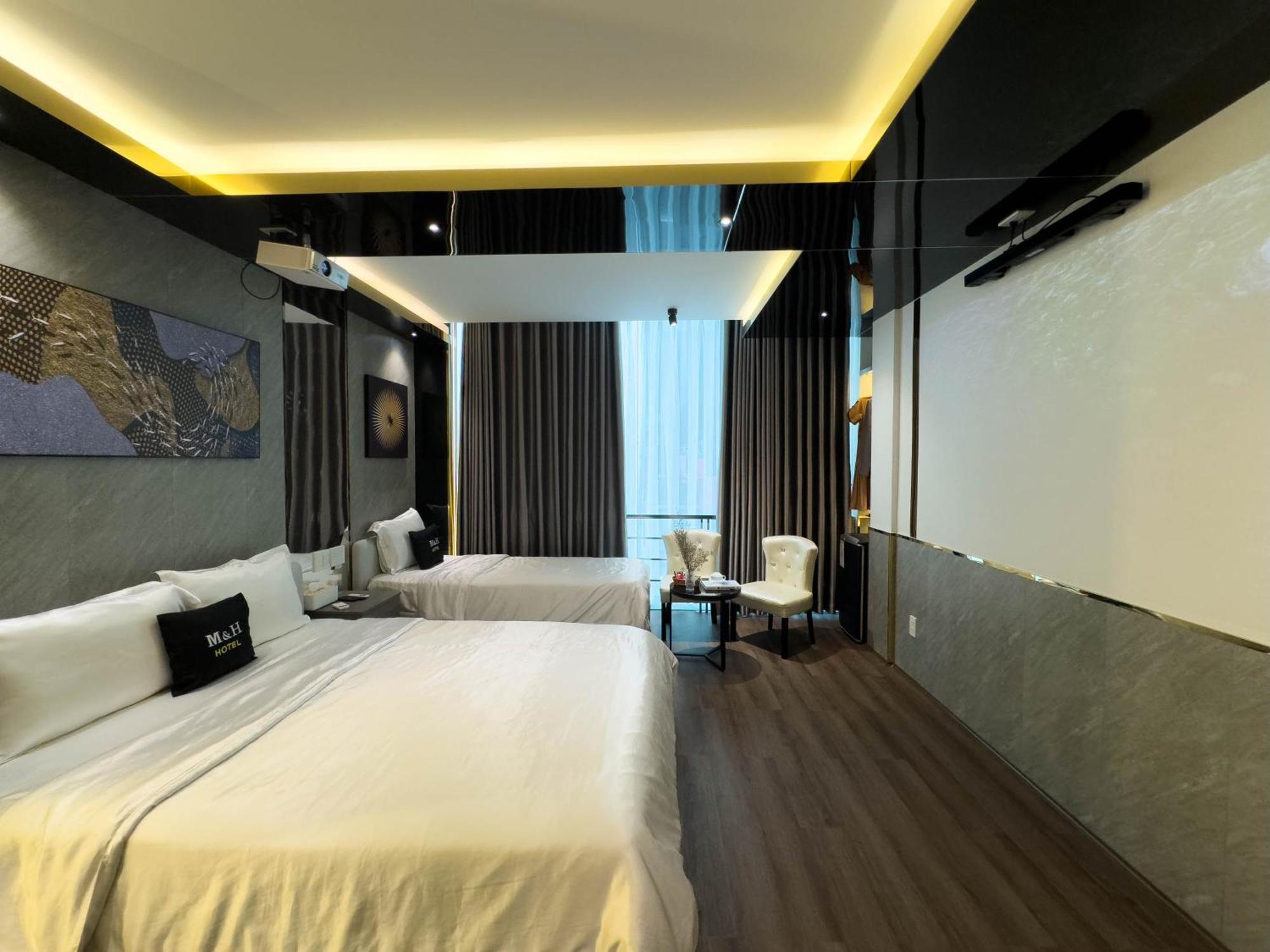 M&H Hotel Хошимин Екстериор снимка